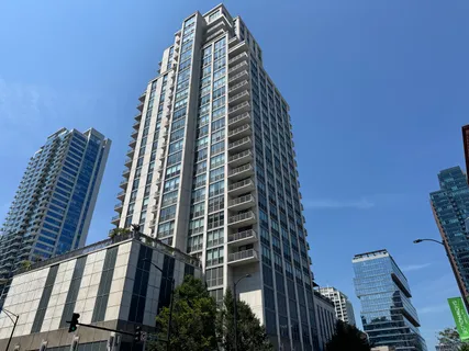$525,000 | 200 West Grand Avenue, Unit 1801, Chicago, IL 60654