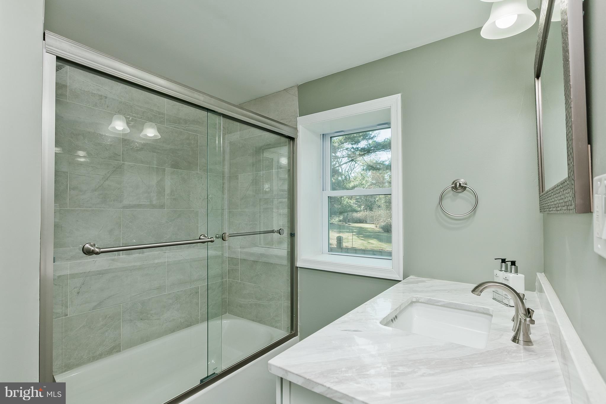 18315 College Road Hagerstown, MD 21740 - Photo 14 of 30 Bath (Master)