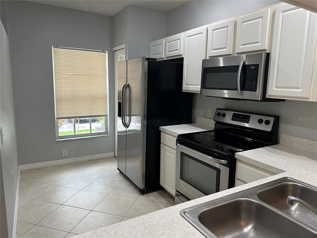 8563 Hunters Key Circle Tampa, FL 33647 - Photo 3 of 13