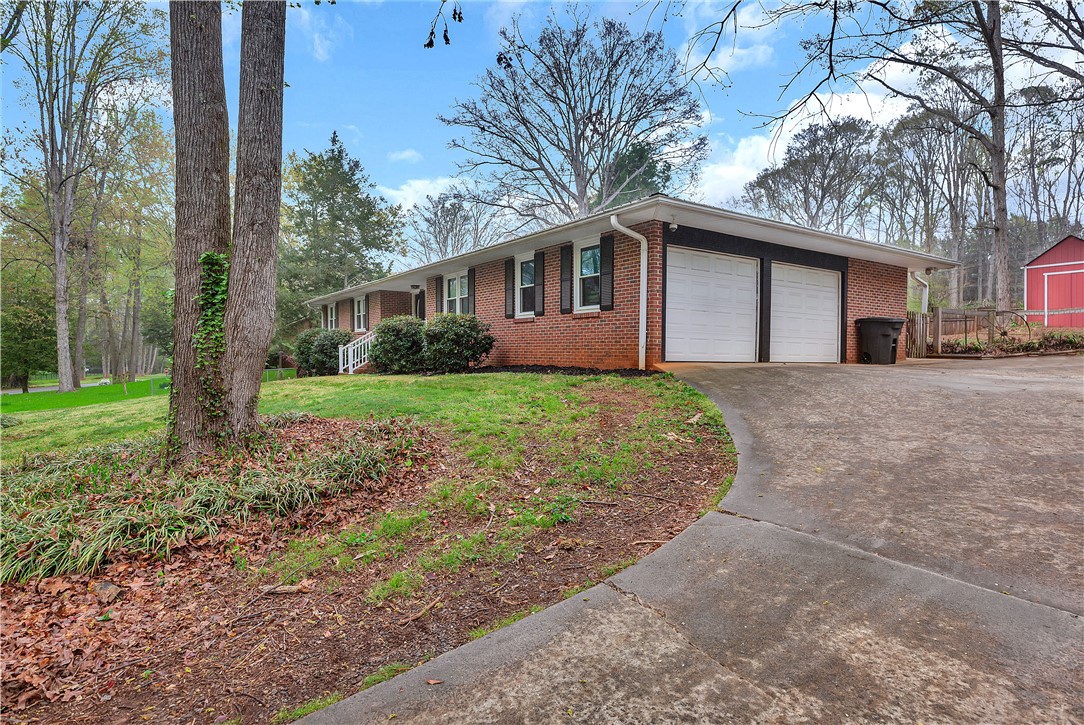 403 Brookgreen Drive Anderson, SC 29625 - Photo 3 of 36