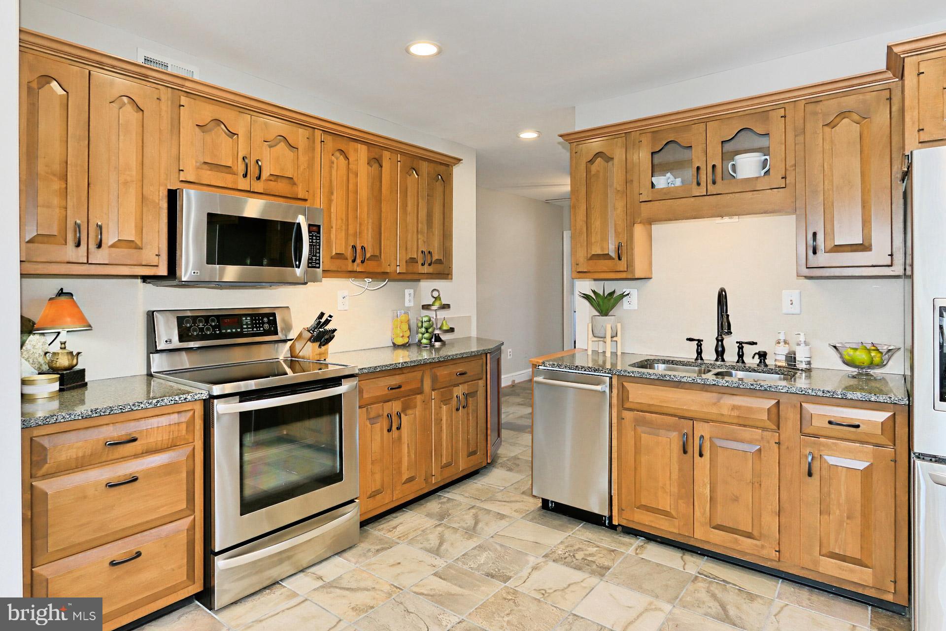 9401 Ox Road Lorton, VA 22079 - Photo 11 of 51 Find SS appliances and tile flooring