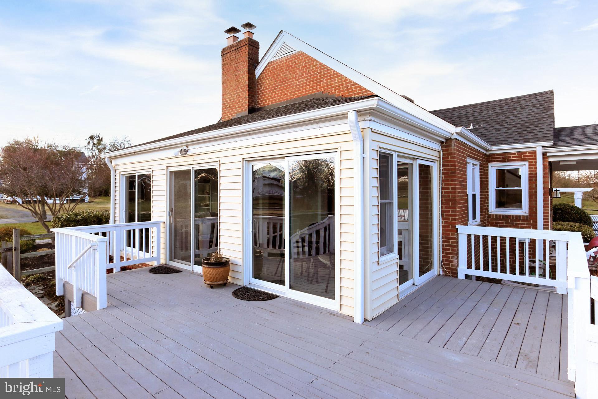 9401 Ox Road Lorton, VA 22079 - Photo 27 of 51 View of sun room from outside