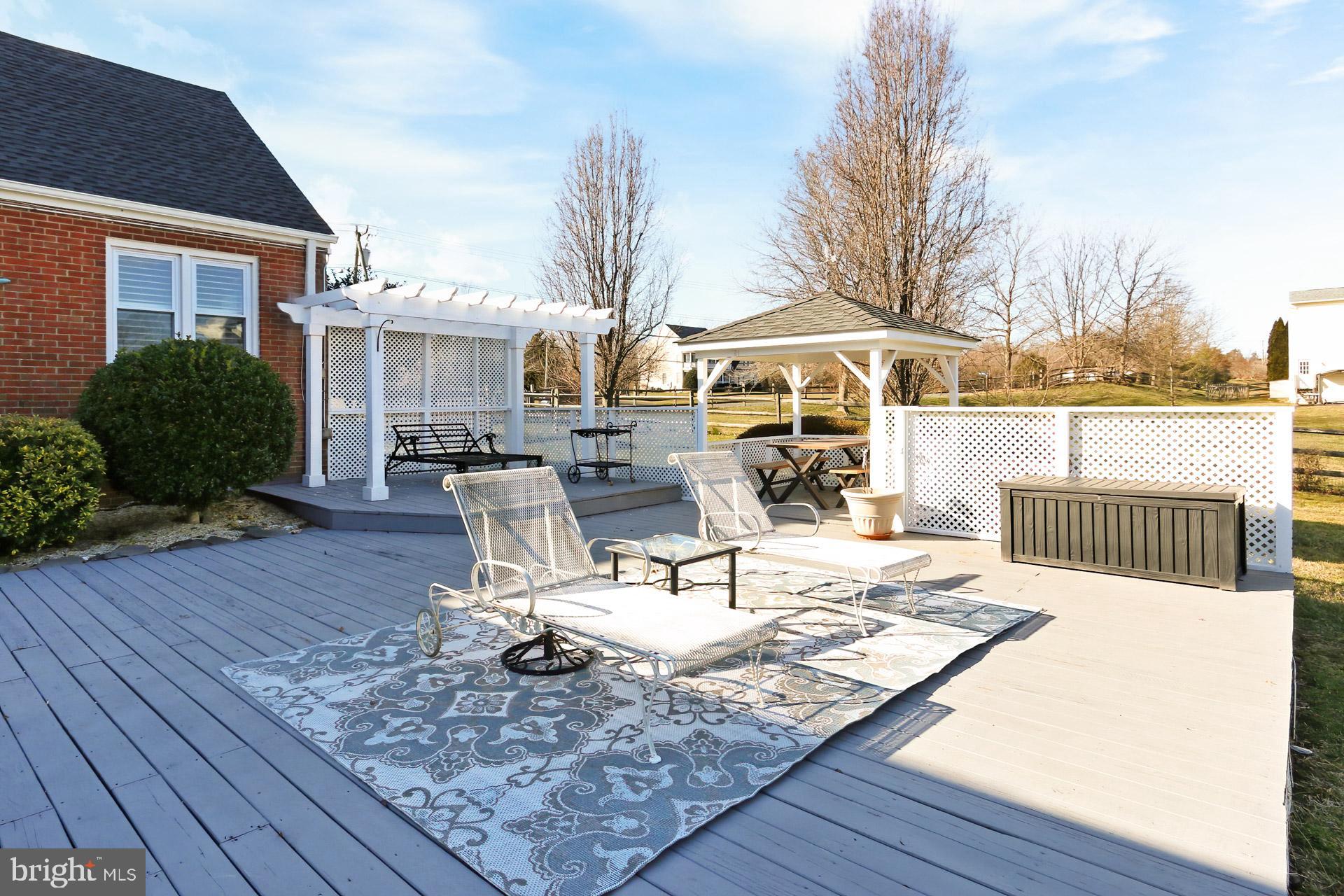 9401 Ox Road Lorton, VA 22079 - Photo 35 of 51 Plenty of deck space to hosts guests
