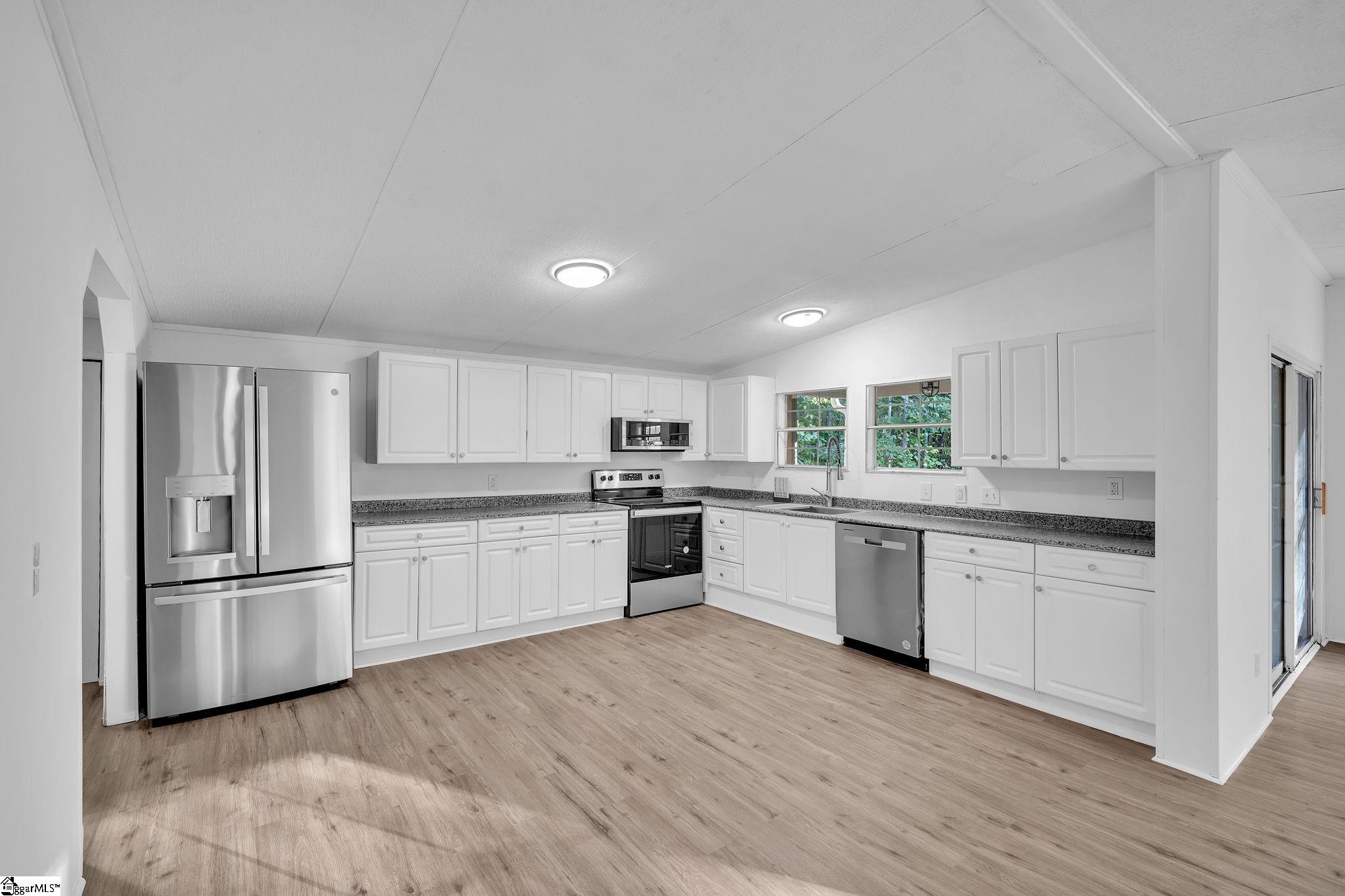 144 Windmont Road Pickens, SC 29671 - Photo 3 of 25