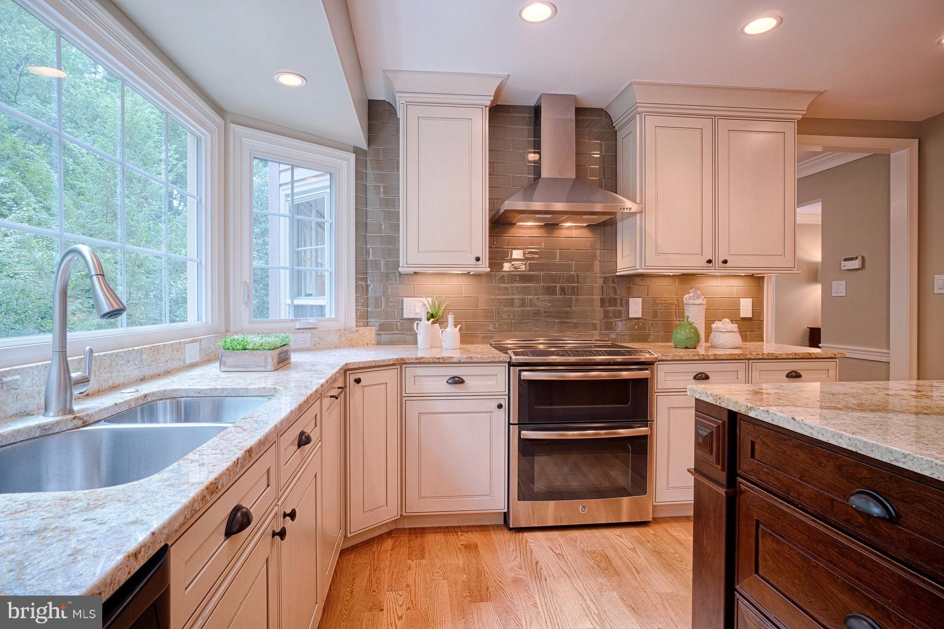 11603 Auburn Grove Court Reston, VA 20194 - Photo 13 of 28 Kitchen