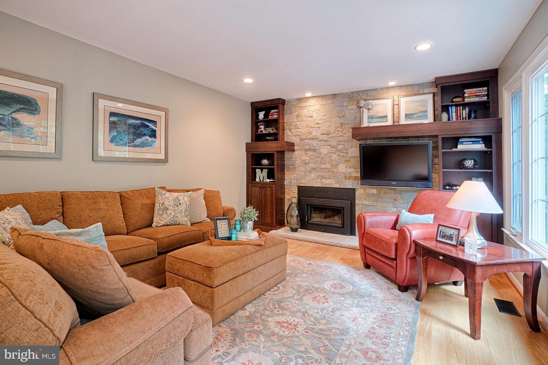 11603 Auburn Grove Court Reston, VA 20194 - Photo 14 of 28 Family Room off Kitchen