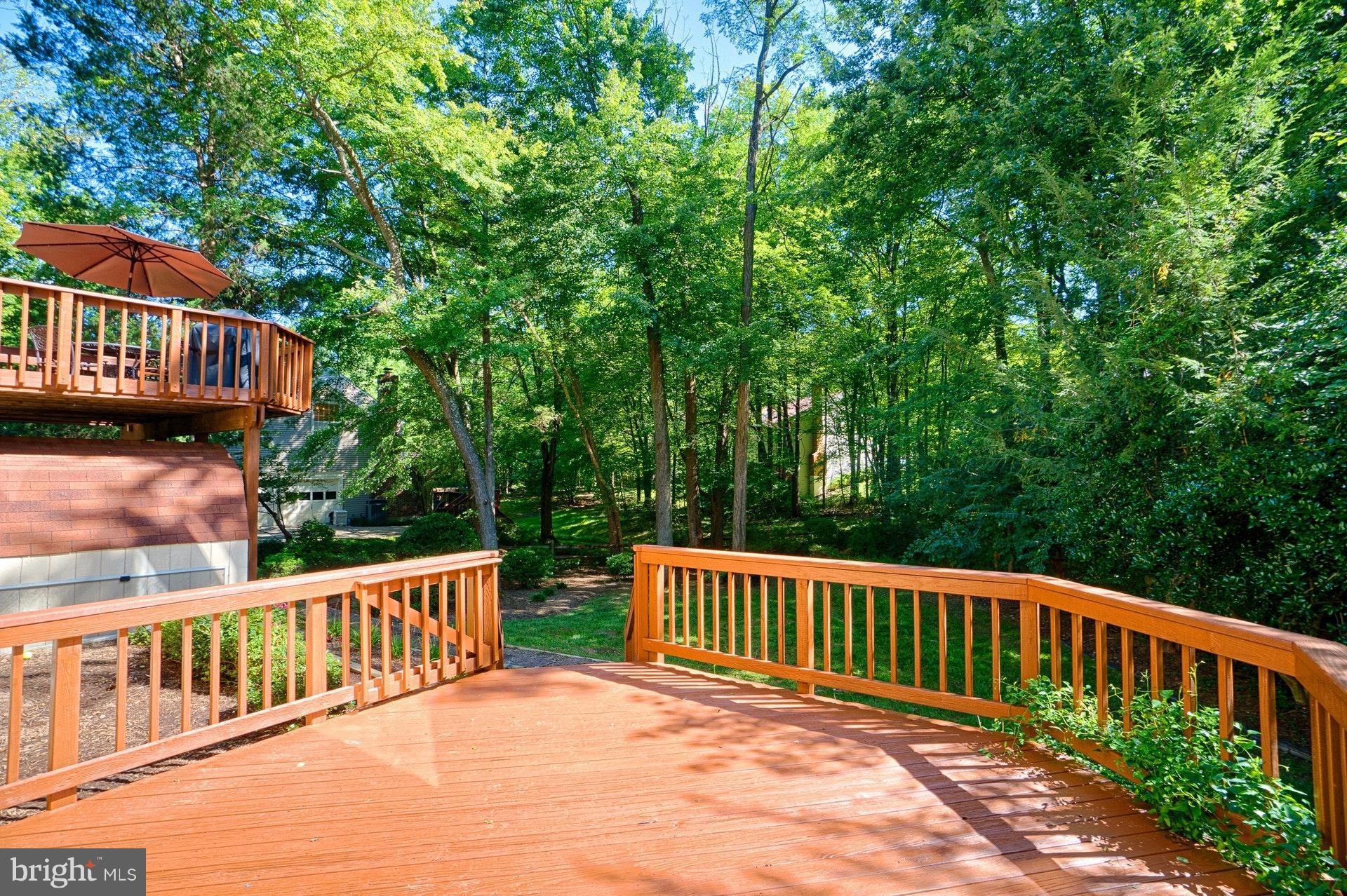 11603 Auburn Grove Court Reston, VA 20194 - Photo 27 of 28 Two tier deck