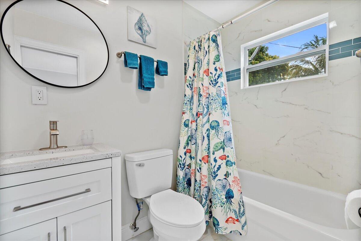 503 North Pennock Lane Jupiter, FL 33458 - Photo 18 of 25 24-LUX1981