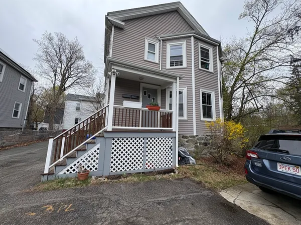 $2,850 | 2 Willow Terrace, Unit 1, Newton, MA 02459