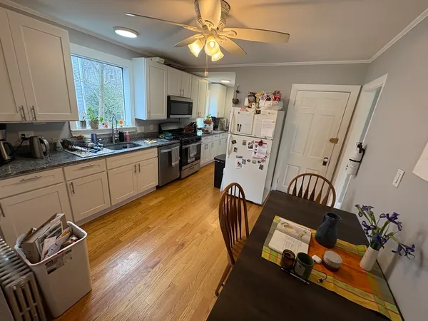 $2,850 | 2 Willow Terrace, Unit 1, Newton, MA 02459