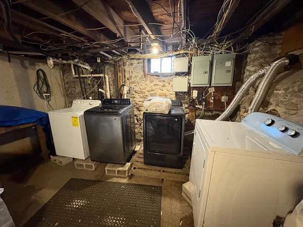 $2,850 | 2 Willow Terrace, Unit 1, Newton, MA 02459