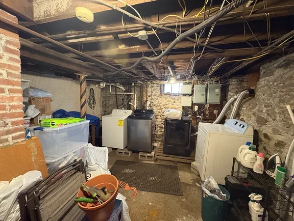 $2,850 | 2 Willow Terrace, Unit 1, Newton, MA 02459