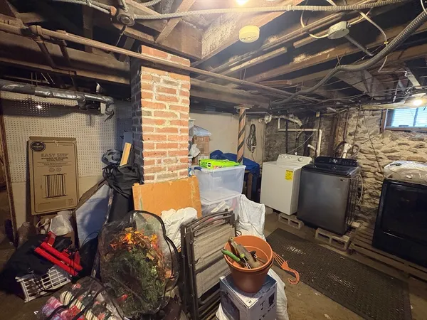 $2,850 | 2 Willow Terrace, Unit 1, Newton, MA 02459