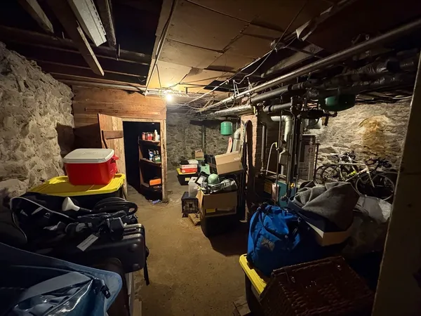 $2,850 | 2 Willow Terrace, Unit 1, Newton, MA 02459