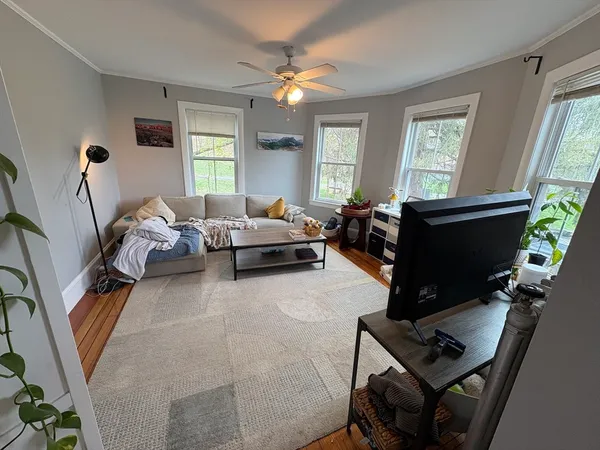 $2,850 | 2 Willow Terrace, Unit 1, Newton, MA 02459