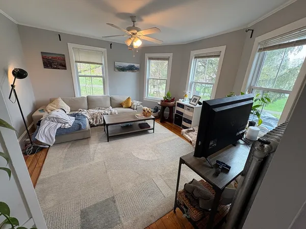 $2,850 | 2 Willow Terrace, Unit 1, Newton, MA 02459