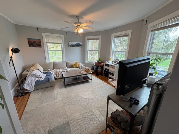 $2,850 | 2 Willow Terrace, Unit 1, Newton, MA 02459