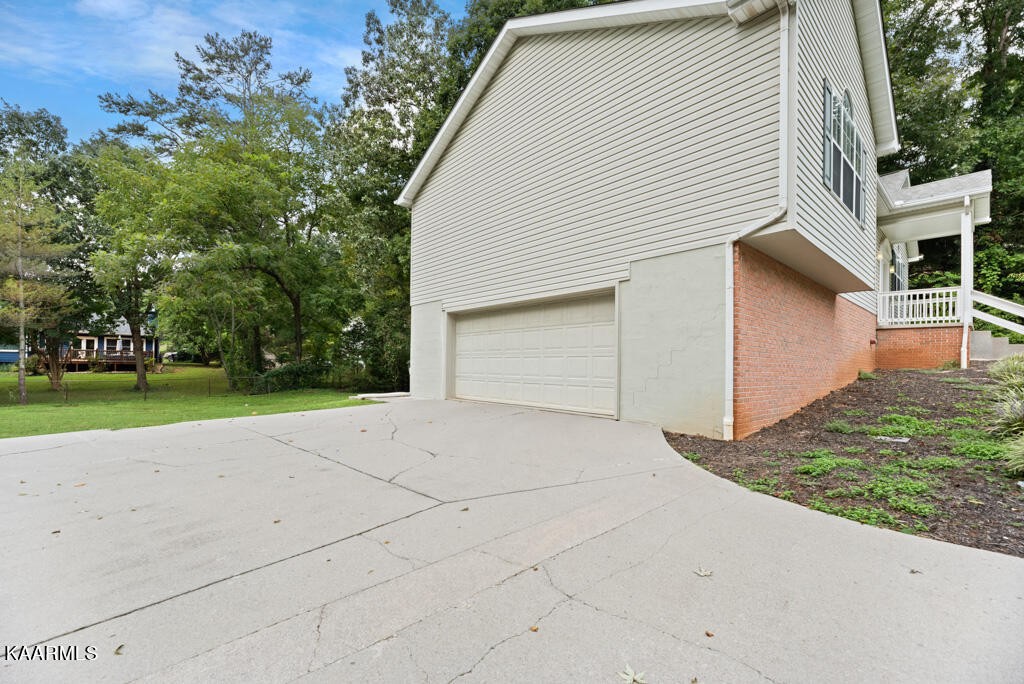 721 Pine Valley Road Knoxville, TN 37923 - Photo 3 of 25