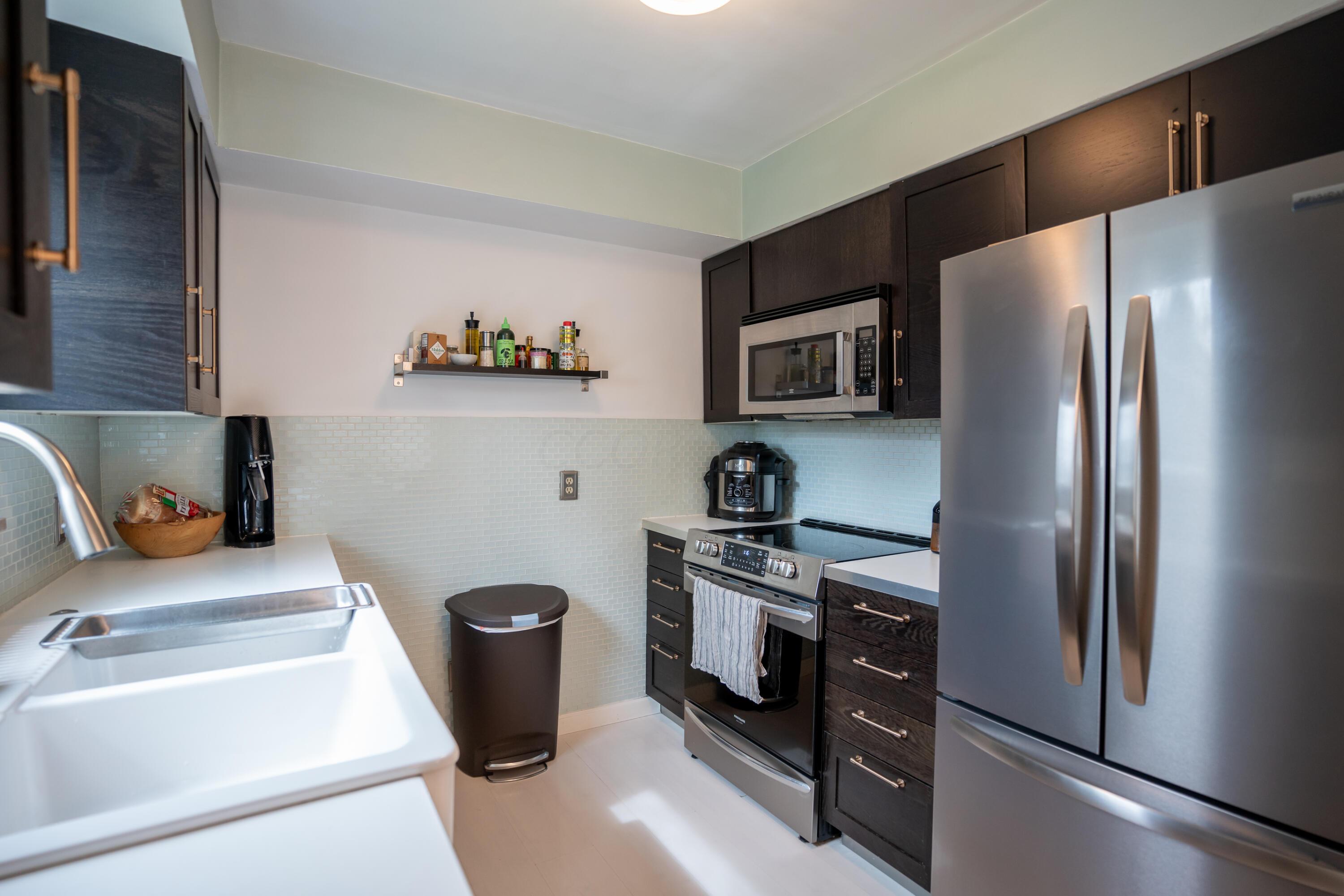 85 Acton Road Columbus, OH 43214 - Photo 33 of 47 Kitchen