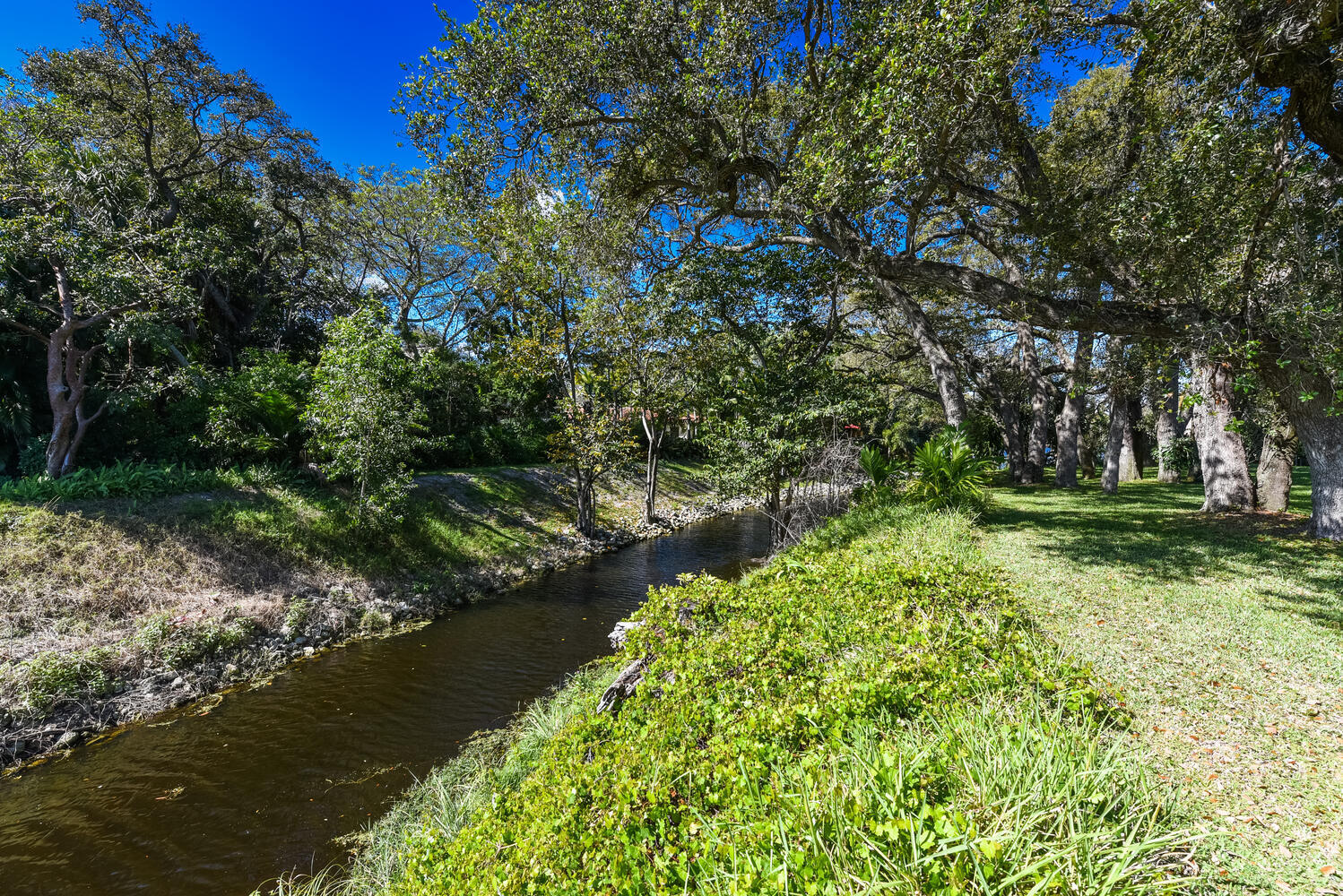 1050 Southwest 1st Street Boca Raton, FL 33486 - Photo 42 of 50 1050 SW 1st Street Boca Raton-large-011-