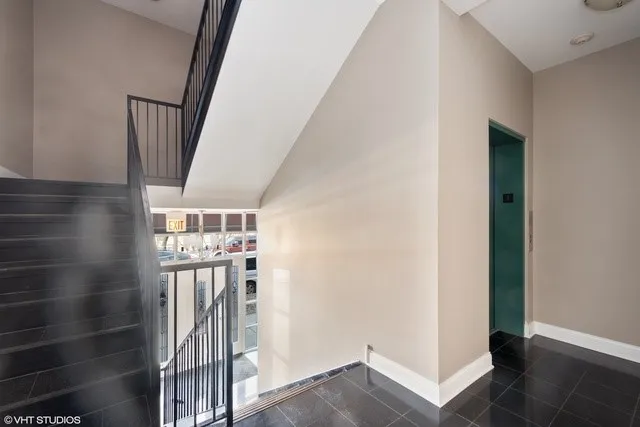 $2,975 | 5758 North California Avenue, Unit 1C, Chicago, IL 60659