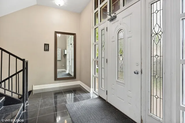 $2,975 | 5758 North California Avenue, Unit 1C, Chicago, IL 60659