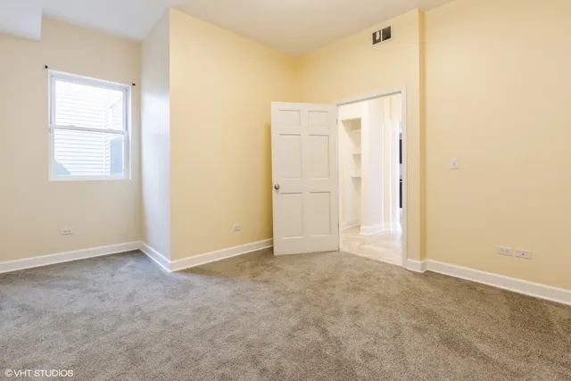 $2,975 | 5758 North California Avenue, Unit 1C, Chicago, IL 60659