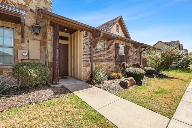 $299,900 | 221 Capps Drive, College Station, TX 77845
