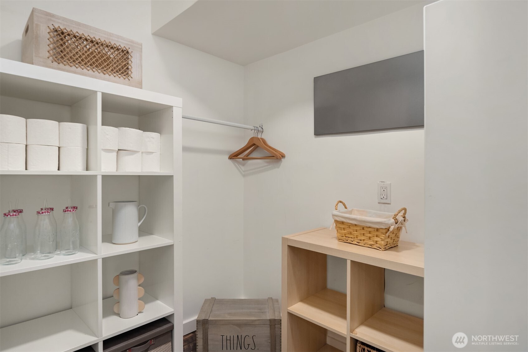617 33rd Avenue East Seattle, WA 98112 - Photo 16 of 36 a utility room with multiple dryer and washer