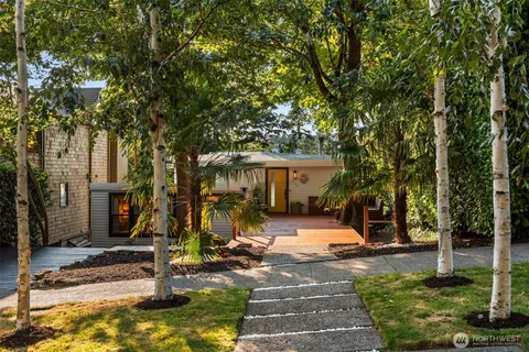 $1,795,000 | 617 33rd Avenue East, Seattle, WA 98112