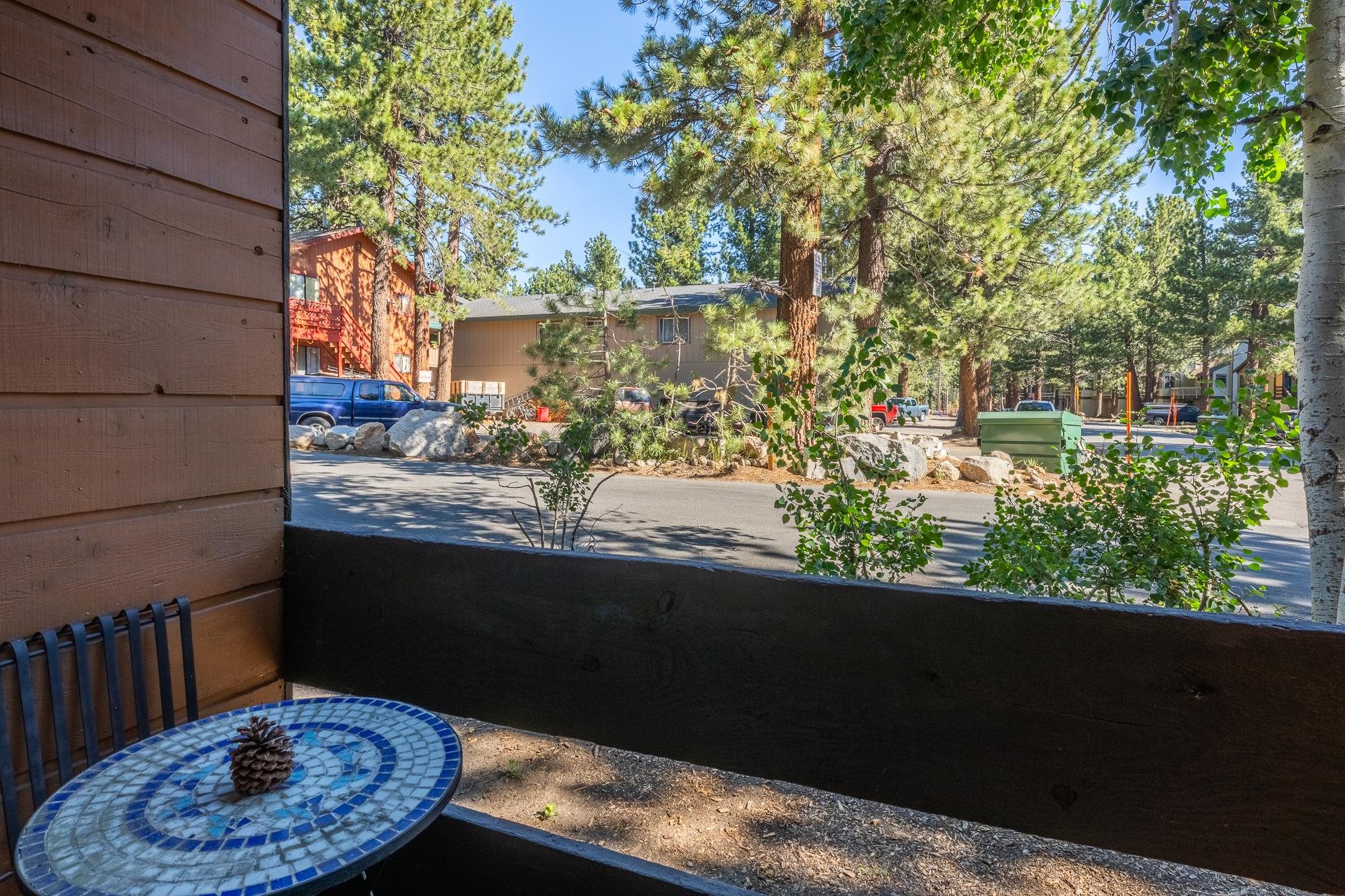 2499 Sierra Nevada Road, Unit R2 Mammoth Lakes, CA 93546 - Photo 20 of 28 a view of balcony and patio