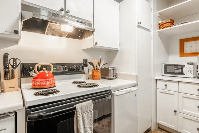 $435,000 | 2499 Sierra Nevada Road, Unit R2, Mammoth Lakes, CA 93546