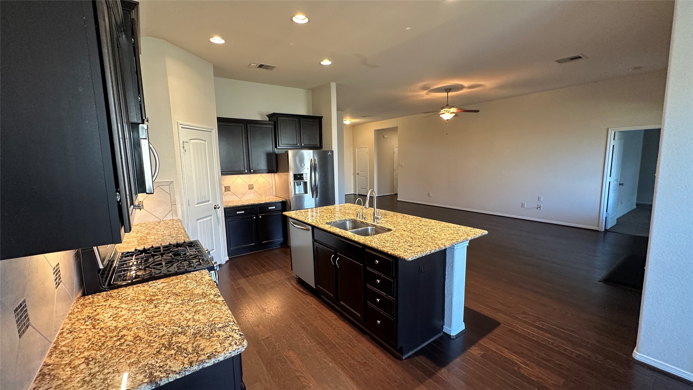 14046 Sand Ridge Crossing Conroe, TX 77384 - Photo 9 of 22
