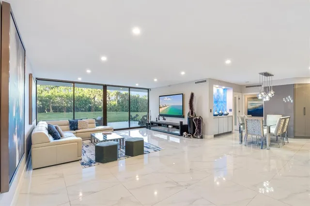 $3,650,000 | 3100 South Ocean Boulevard, Unit 105N, Palm Beach, FL 33480