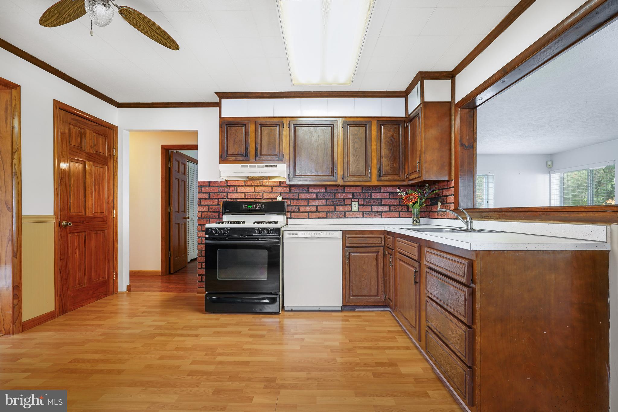 118 West Village Road Elkton, MD 21921 - Photo 8 of 29 Kitchen
