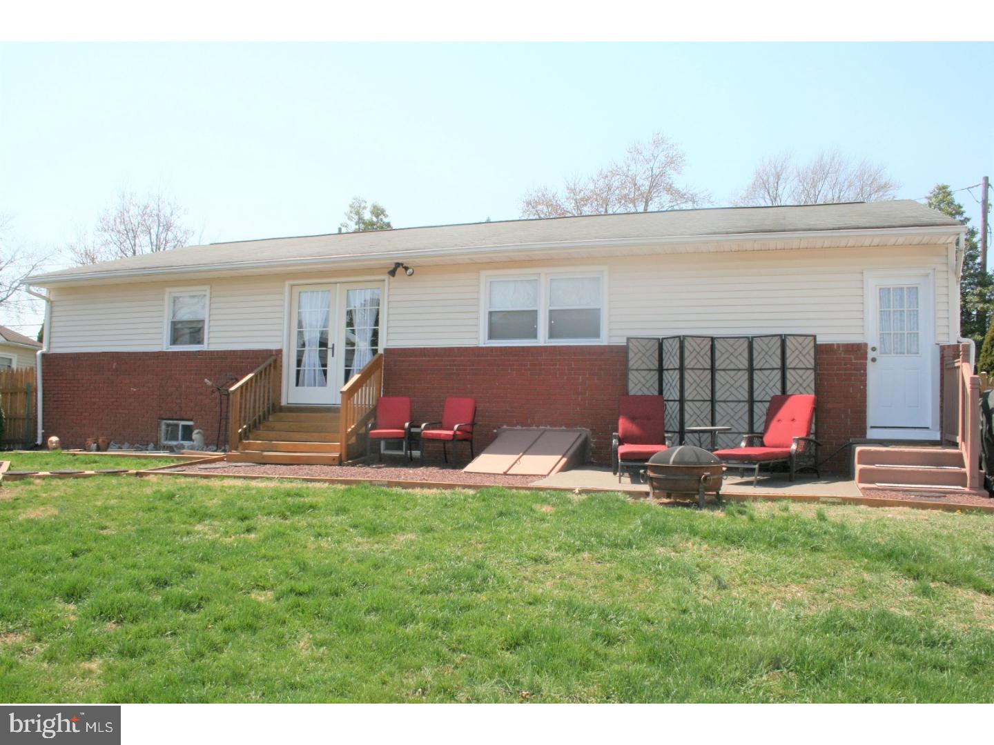 28 Weyburne Road Trenton, NJ 08690 - Photo 2 of 25 Exterior Back