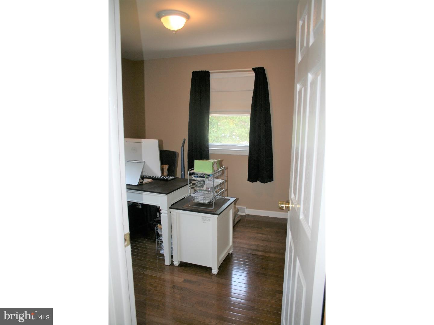 28 Weyburne Road Trenton, NJ 08690 - Photo 17 of 25 Bedroom 3