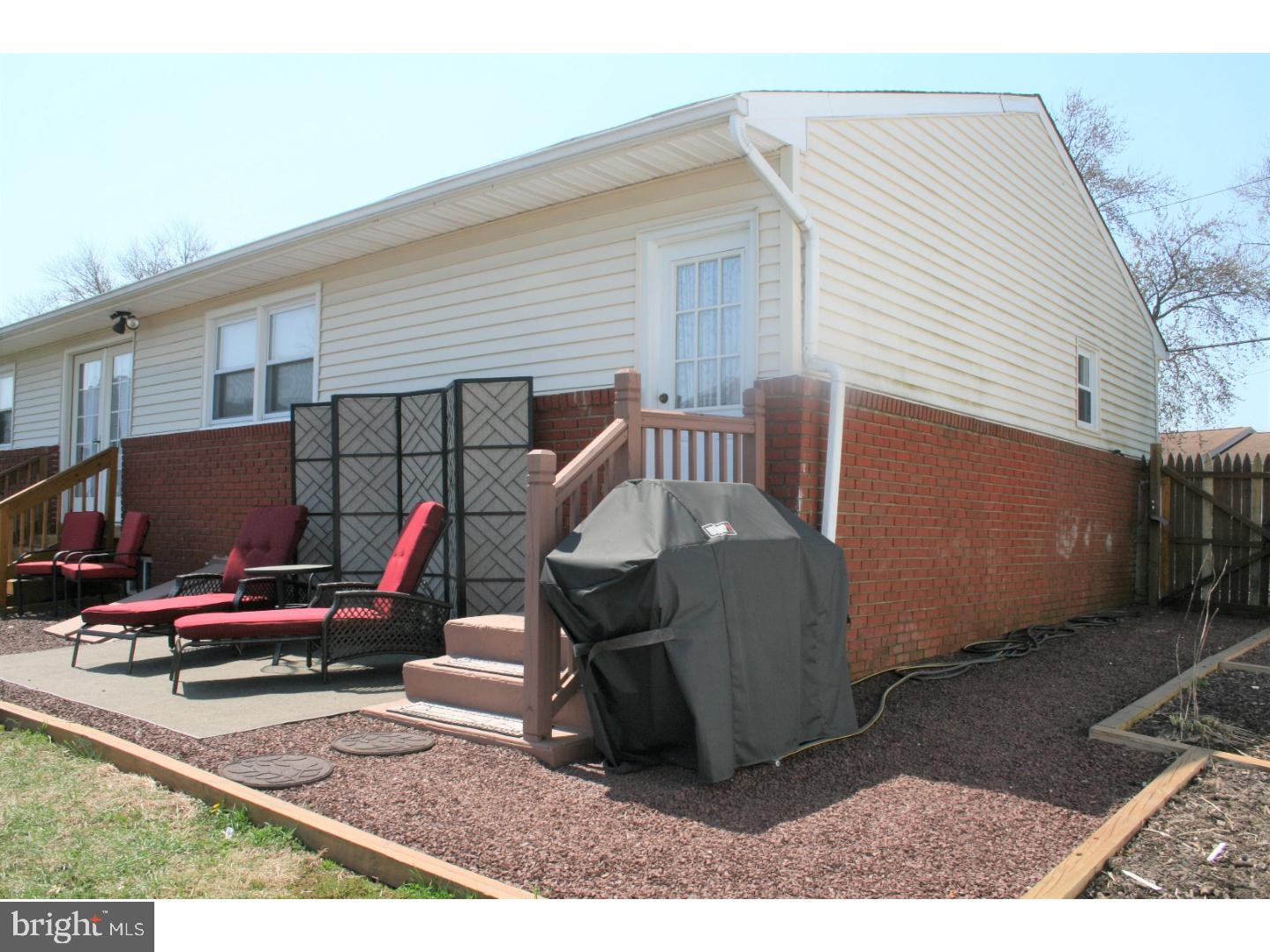 28 Weyburne Road Trenton, NJ 08690 - Photo 23 of 25 Side Yard