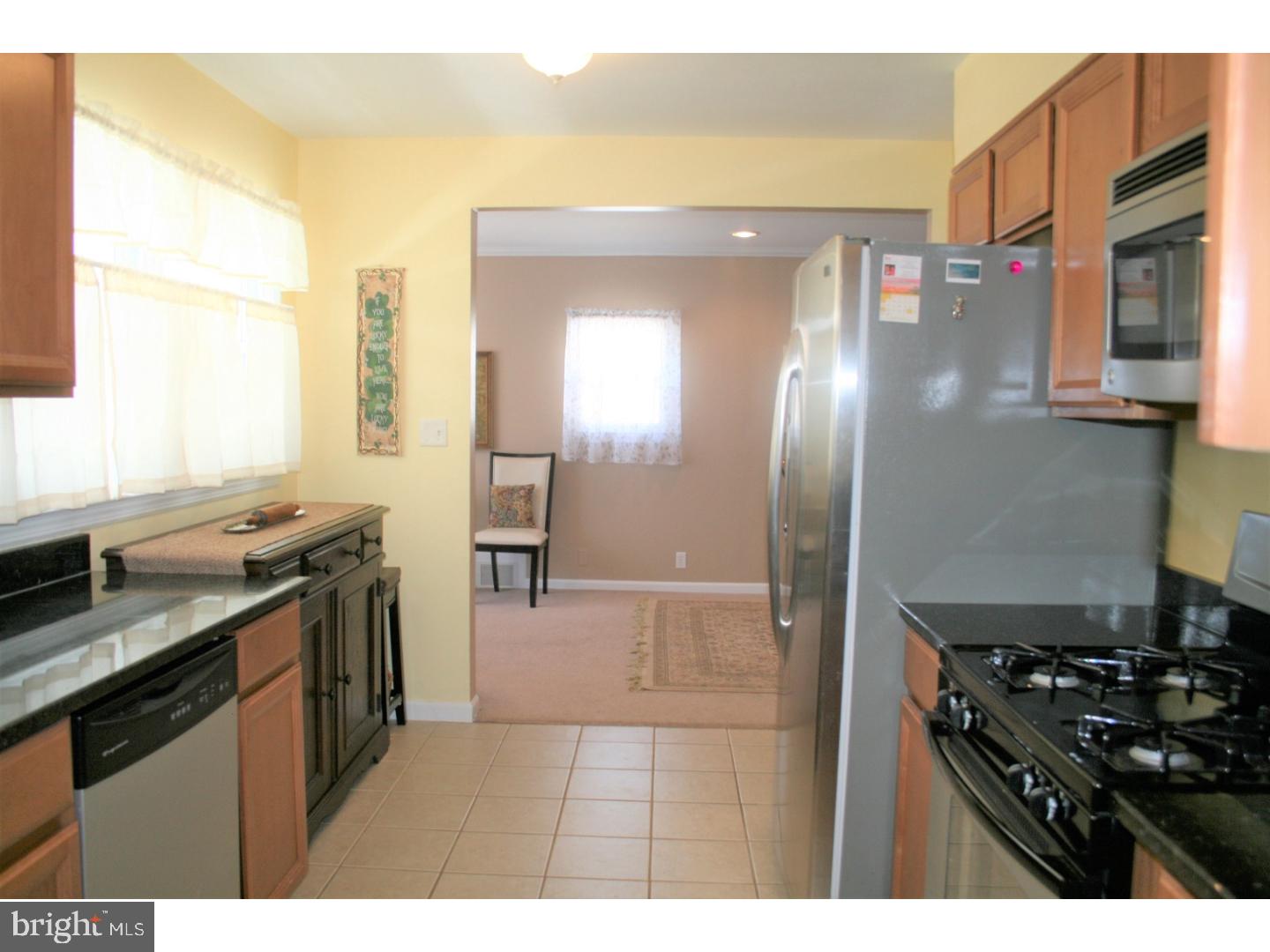 28 Weyburne Road Trenton, NJ 08690 - Photo 7 of 25 Kitchen