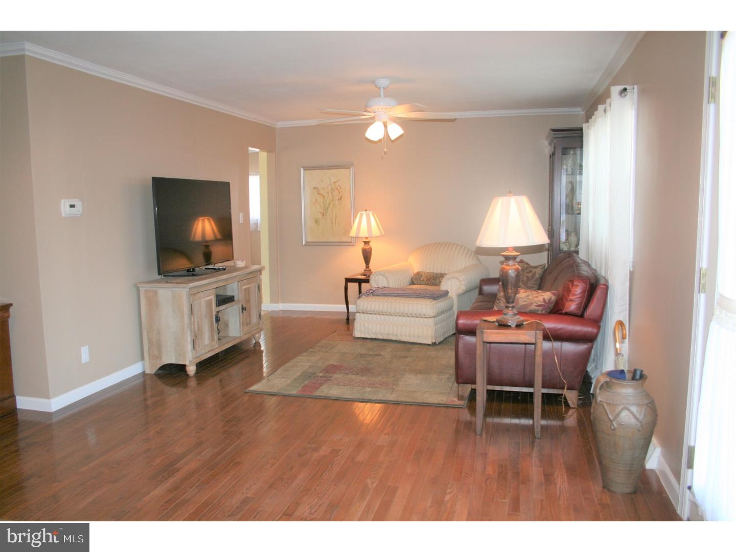 28 Weyburne Road Trenton, NJ 08690 - Photo 10 of 25 Great Room