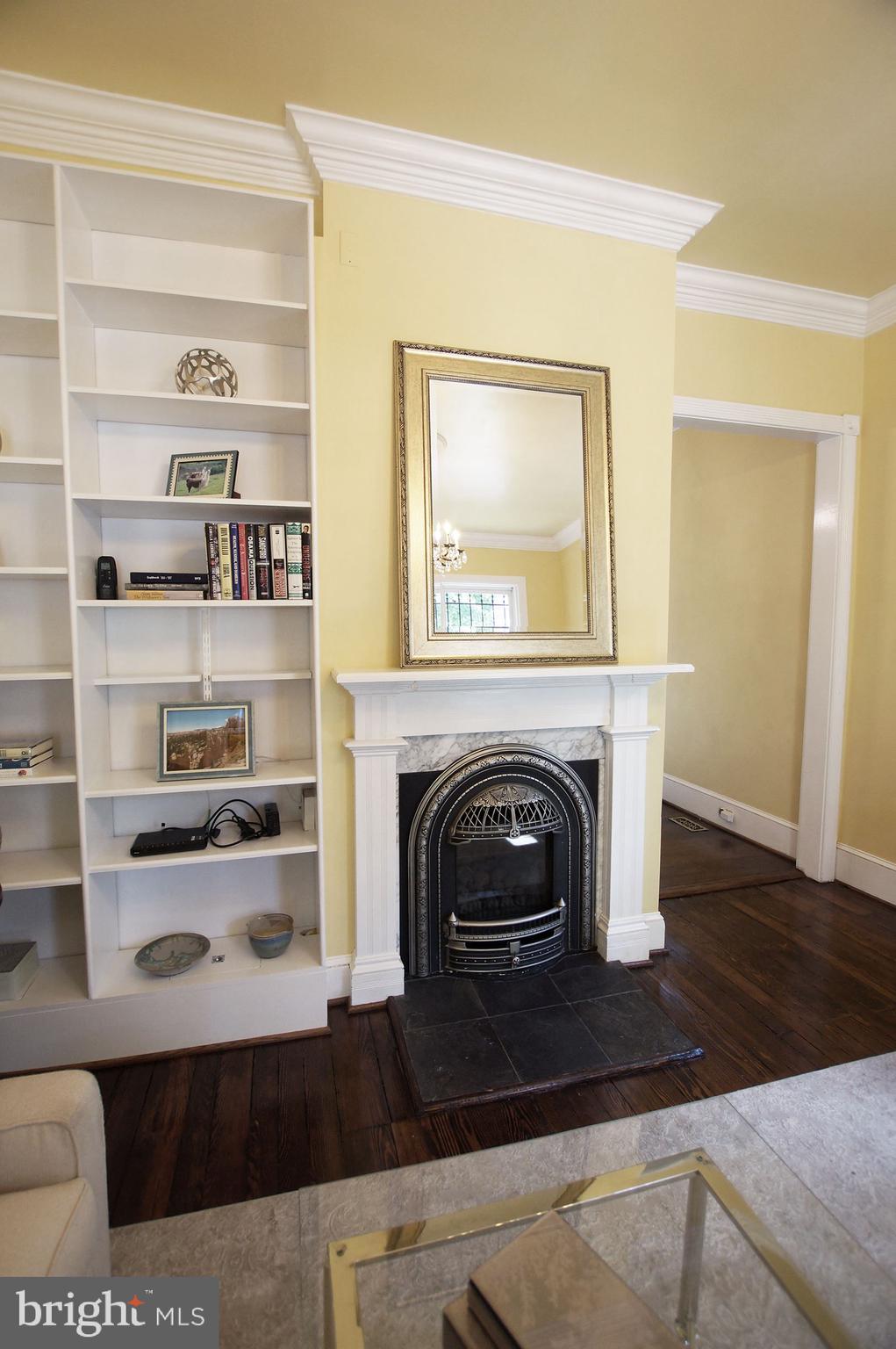 321 7th Street Northeast Washington, DC 20002 - Photo 4 of 35 Living Room
