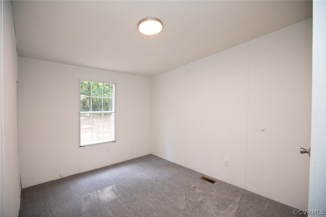 167 Browntown Road Prospect, VA 23960 - Photo 23 of 40 an empty room with a window