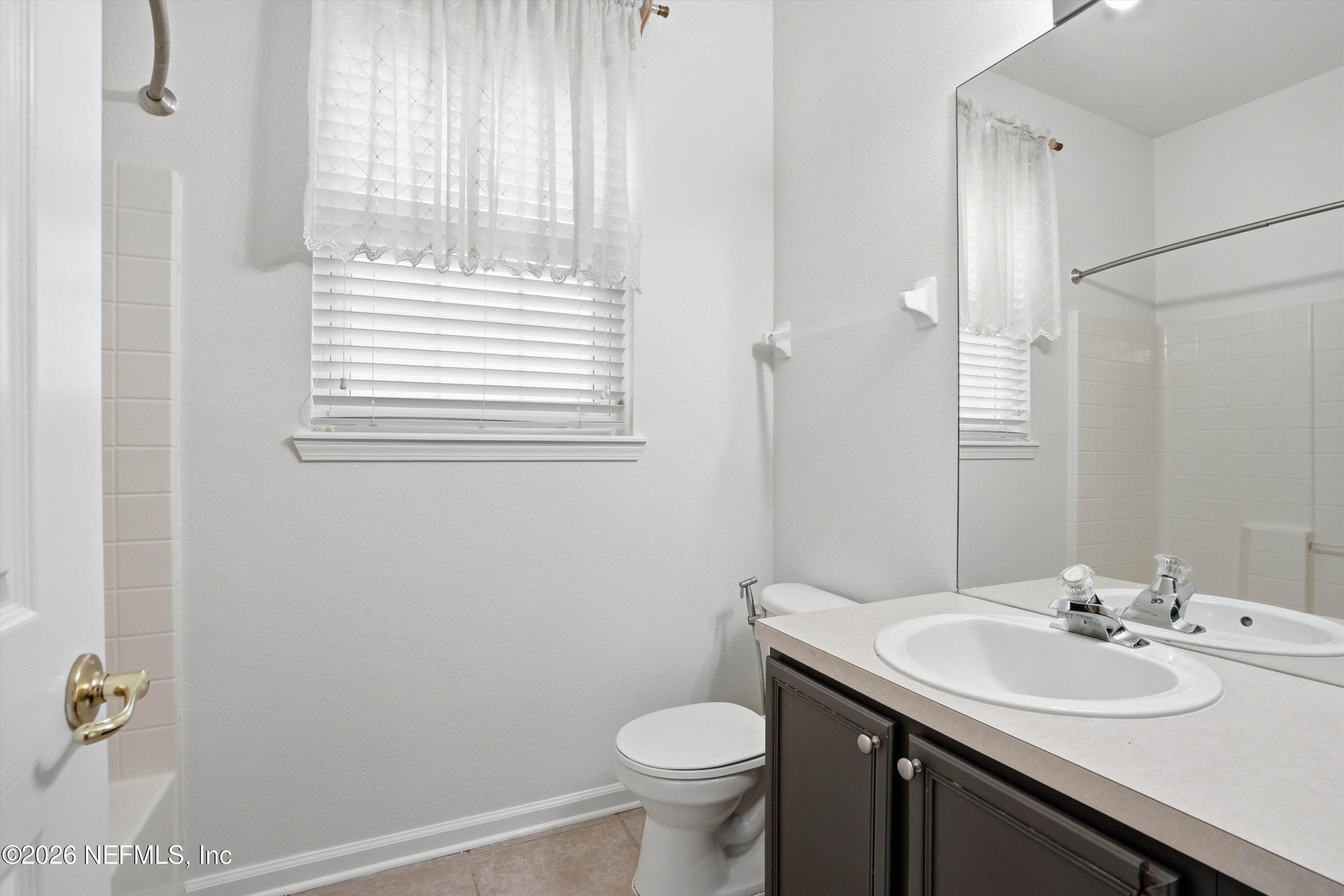 7990 Baymeadows Road East, Unit 918 Jacksonville, FL 32256 - Photo 23 of 37 19-Primary Bathroom