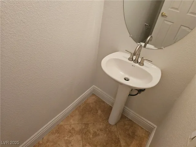 $2,295 | 5031 Moose Falls Drive, Las Vegas, NV 89141