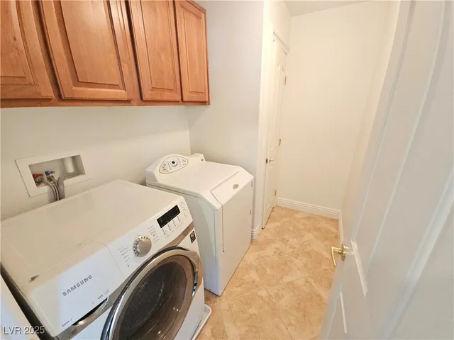 $2,295 | 5031 Moose Falls Drive, Las Vegas, NV 89141