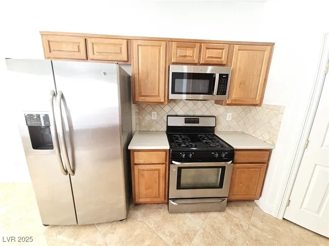 $2,295 | 5031 Moose Falls Drive, Las Vegas, NV 89141