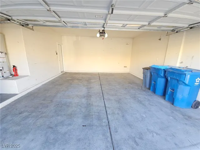 $2,295 | 5031 Moose Falls Drive, Las Vegas, NV 89141