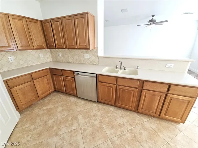 $2,295 | 5031 Moose Falls Drive, Las Vegas, NV 89141