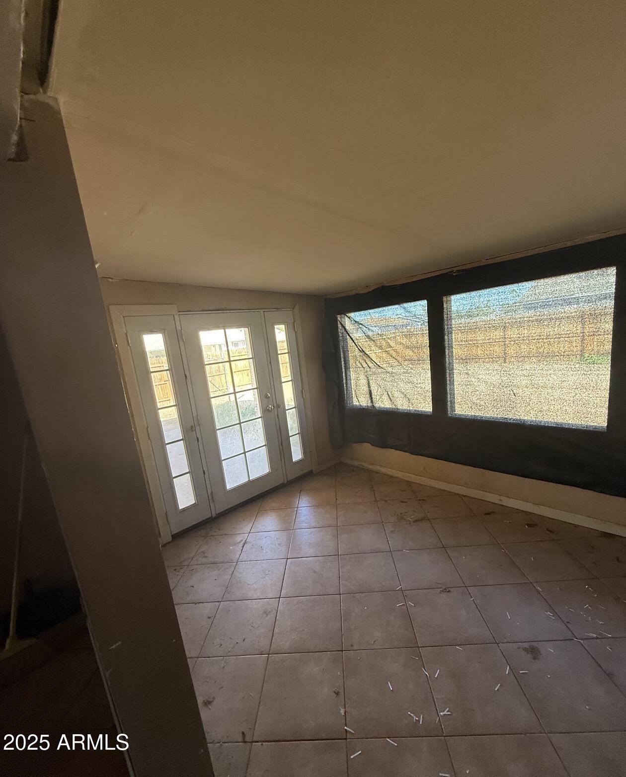 2615 North Yucca Street Chandler, AZ 85224 - Photo 22 of 38 a view of an empty room with a window