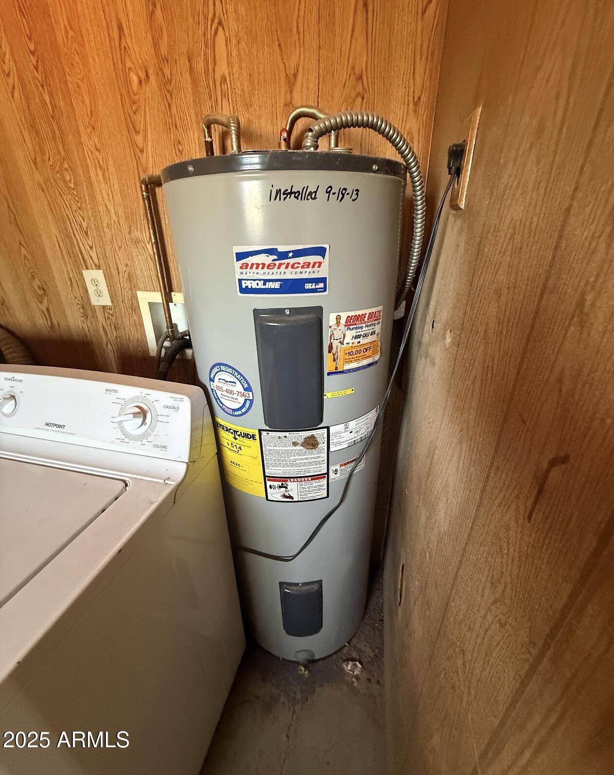 2615 North Yucca Street Chandler, AZ 85224 - Photo 24 of 38 a utility room with dryer and washer
